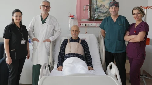 MEAH’da Kalp Tümörü Damar Tıkanıklığı Aynı Operasyonda Tedavi Edildi