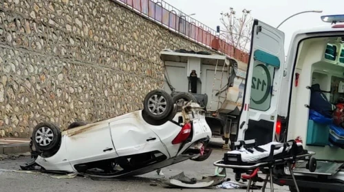 Okul Önünde Faciadan Dönüldü: El Freni Çekilmeyen Araç