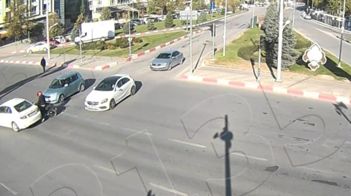 Malatya'da Feci Kazalar Kamerada: Elektrikli "Amy" Direğe Çarptı