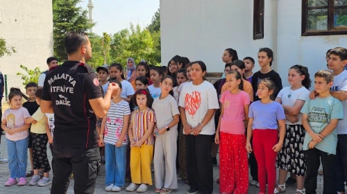 Büyükşehir belediyesi semt konakları öğrencilerine deprem ve yangın eğitimi verildi