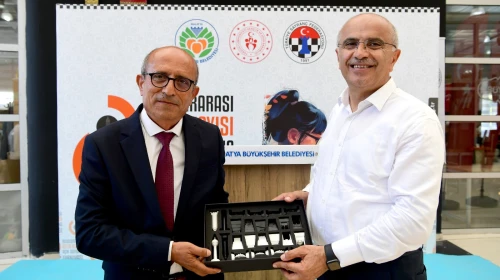 8. ULUSLARARASI ALTIN KAYISI SATRANÇ TURNUVASI ÖDÜL TÖRENİ YAPILDI