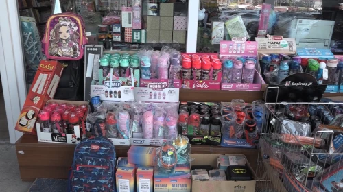 Okullar Pazartesi açılıyor, kırtasiye fiyatları el yakıyor