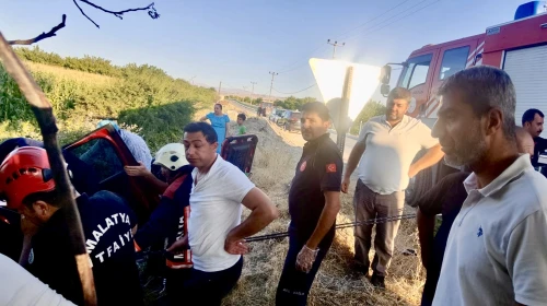 Battalgazi’de İki Araç Çarpıştı: Biri Çocuk 4 Yaralı
