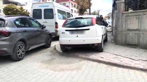 Malatya’da Kaldırıma Park Sorunu Yayaları Mağdur Ediyor