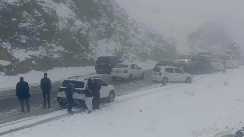 Malatya– Çelikhan Yolunda Yoğun Kar ve Tipi Ulaşımı Aksattı