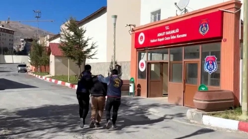 Jandarma Ülke Genelinde 152 Kaçak Şahsı Yakaladı.!