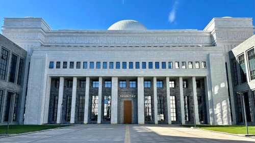 Komşunuzun Balkonuna Halı Silkelerken Bir Kez Daha Düşünün