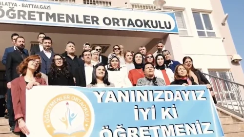 Öğretmenler Mikrofon Başına Geçti: 24 Kasım’a Özel Klip