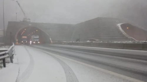 Yoğun Kar Yağışı Uyarısı: Karayolları 24 Saat Sahada Olacak