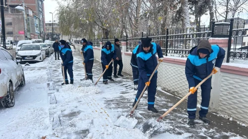 Battalgazi'de Karla Mücadele Çalışmaları Hız Kesmeden Devam Ediyor
