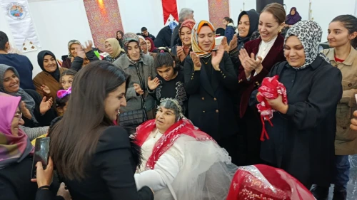 Darende'de Duygusal Gece: İki Kardeşin Gelinlik Hayali Gerçek Oldu