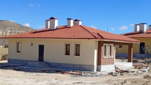 Darende'de 2 Yıllık Kriz Bitti: Ağılbaşı'nda Köy Evleri Teslim Ediliyor