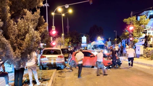 Yeşilyurt’ta 4 aracın karıştığı kazada 7 yaralı