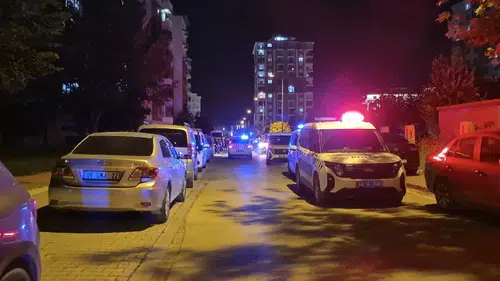 100. Yıl Kent Parkı Yakınlarında Bıçaklı Kavga: 1 Yaralı, 2 Gözaltı