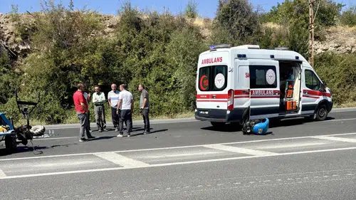 Darende’de Çapa Motoru İle Minibüs Çarpıştı: 1 Yaralı