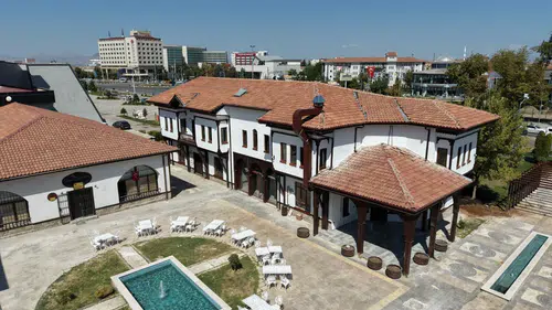 Tarihi Kerpiç Evler Sosyal ve Kültürel Yaşam Alanına Dönüştü