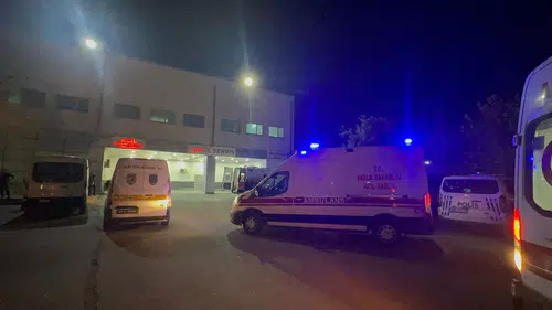 Yeşilyurt'ta Bıçaklı Kavga: 16 Yaşındaki Genç Yaralandı