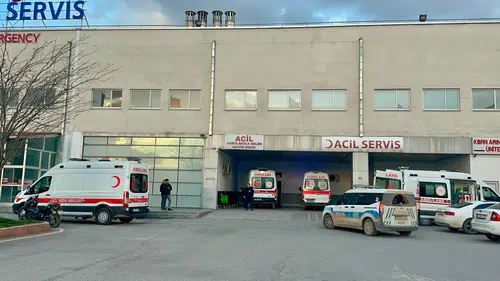 Bostanbaşı'nda Trafik Kazası: 4'ü Çocuk 5 Kişi Yaralandı
