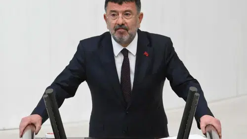 Veli Ağbaba Pazar Ziyaretinde Fenalaşarak Hastaneye Kaldırıldı