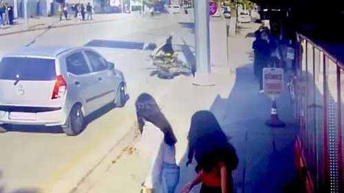 Sinyal Vermeyen Otomobil Kazaya Davetiye Çıkardı: 1 Yaralı