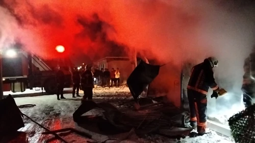 Malatya’da Konteyner Kent’te Korkutan Yangın: Ekipler Hızla Söndürdü