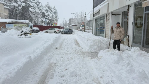 Malatya’da Kar Esareti: Doğanşehir’de Kar 1 Metreyi Aştı