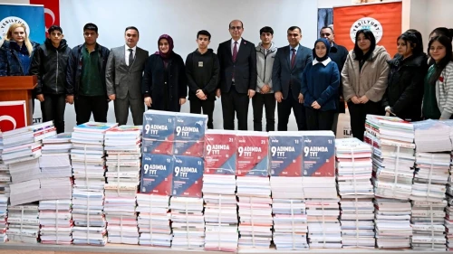 Yeşilyurt’tan Eğitime Dev Destek: 1.135 Öğrenciye Kaynak Kitap Seti