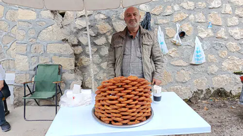 Vehbi Çeşmesi 20 Yıldır Adnan Usta’nın Ekmek Kapısı