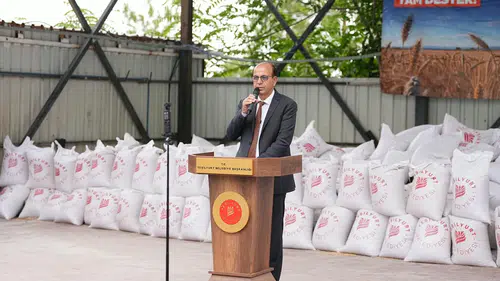 Yeşilyurt’ta Çiftçinin Yem Yükünü Hafifleten Destek