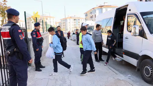 Malatya’da Okul Çevrelerine Sıkı Denetim: 704 Personel Görev Aldı