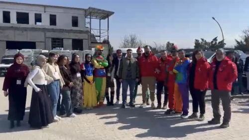 Gönüllüler ve Offroad Ekibinden Minik Öğrencilere Destek