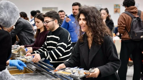 Yeşilyurt Belediyesi Üniversitede Gönül Sofrası Kurdu