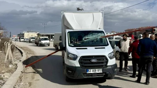 Malatya Sanayi’de Korkutan Olay: Demir Pikaba Saplandı