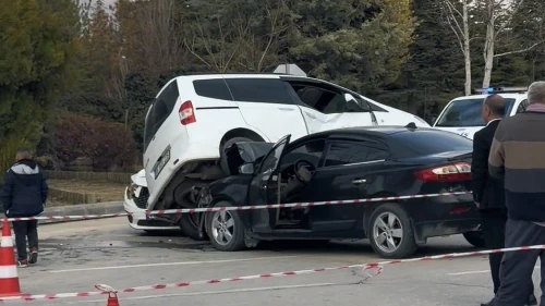 İnönü Üniversitesi kampüsünde zincirleme kaza: 3 kişi yaralandı!