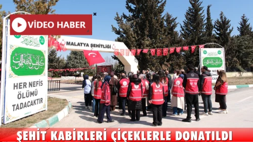 Malatya’da duygulandıran ziyaret: Çocuklar şehit kabirlerini çiçeklerle donattı!