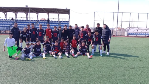 Battalgazi Belediyespor, U16 kategorisinde şampiyonluğa ulaştı!
