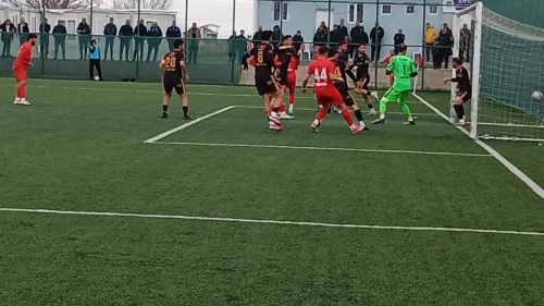 Battalgazi Belediyespor play-off yolunda dev adım attı: Kahta 02 Spor’u 2-1 mağlup etti!