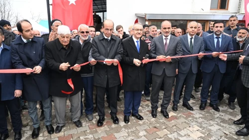 Topsöğüt’te Yeniden İnşa Edilen Sancaktar Camii İbadete Açıldı