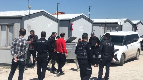 Malatya’da Konteyner Kentte Hareketli Dakikalar: Silahlı Genç İkna Edildi