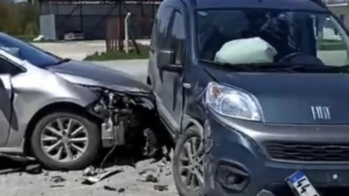 Dilek Mahallesi'nde Meydana Gelen Trafik Kazasında 4 Kişi Yaralandı