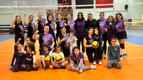 Orduzu Elma Suyu Ortaokulu voleybol takımına anlamlı destek