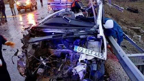 Erkenek’teki feci kazada ölen 3 gencin kimlikleri belli oldu