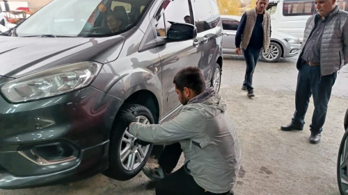 Yaz Lastiği Mesaisi Başladı: Lastikçilerde 15 Nisan Yoğunluğu