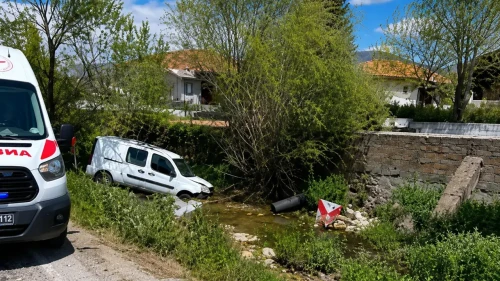 Doğanşehir’de Kontrolden Çıkan Hafif Ticari Araçta 2 Kişi Yaralandı