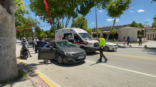 Yaşlı Adam, Otomobilin Çarpması Sonucu Ağır Yaralandı