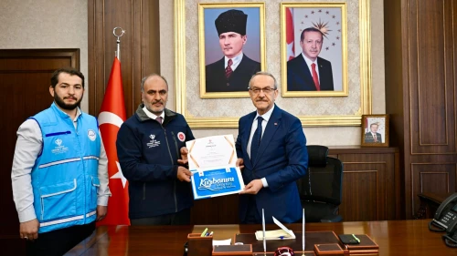 Vali Yavuz’dan TDV’nin Vekaletle Kurban Organizasyonuna Bağış Desteği