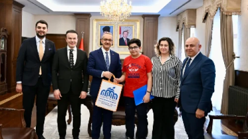Dünya Birincisi Davut Efe Pepeler Vali Seddar Yavuz’u Ziyaret Etti