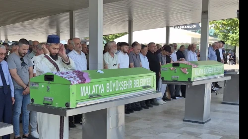 Malatya’daki Aile Faciasında Anne ve Kız Son Yolculuğuna Uğurlandı