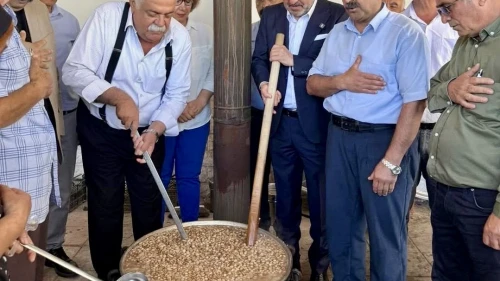 Engüzek Cem ve Kültür Evi’nde Bin Kişilik Aşure Lokması