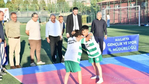 Yeşilyurt'ta Yaz Spor Okulları ve Spor Akademisi Coşkuyla Açıldı